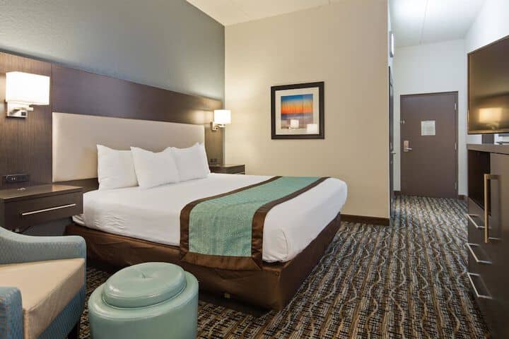 Room 13 of 25