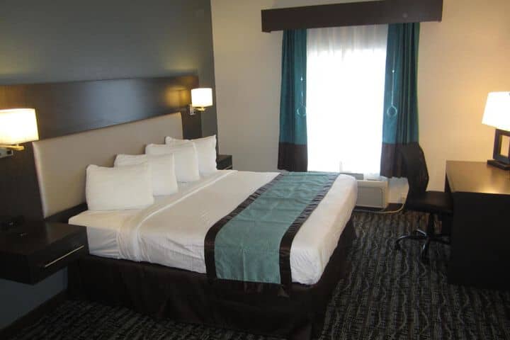 Room 6 of 25